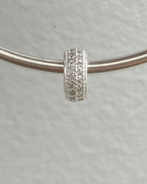 Berloque Separador Cravejado