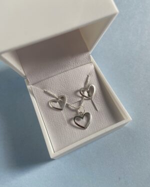 Colar Coração Vazado P