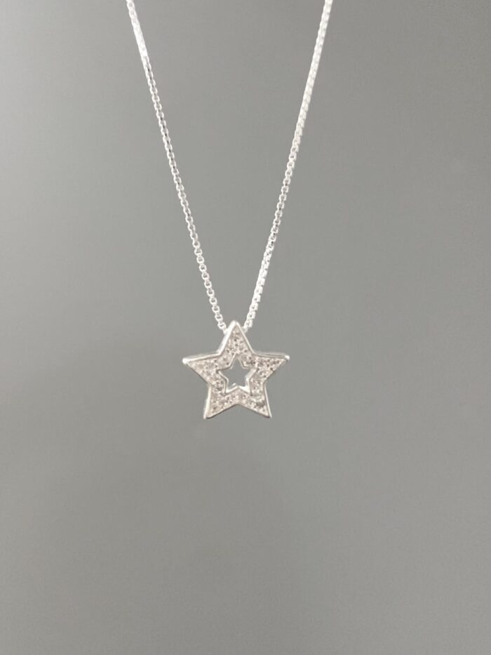 Colar Estrela Vazada Cravejada