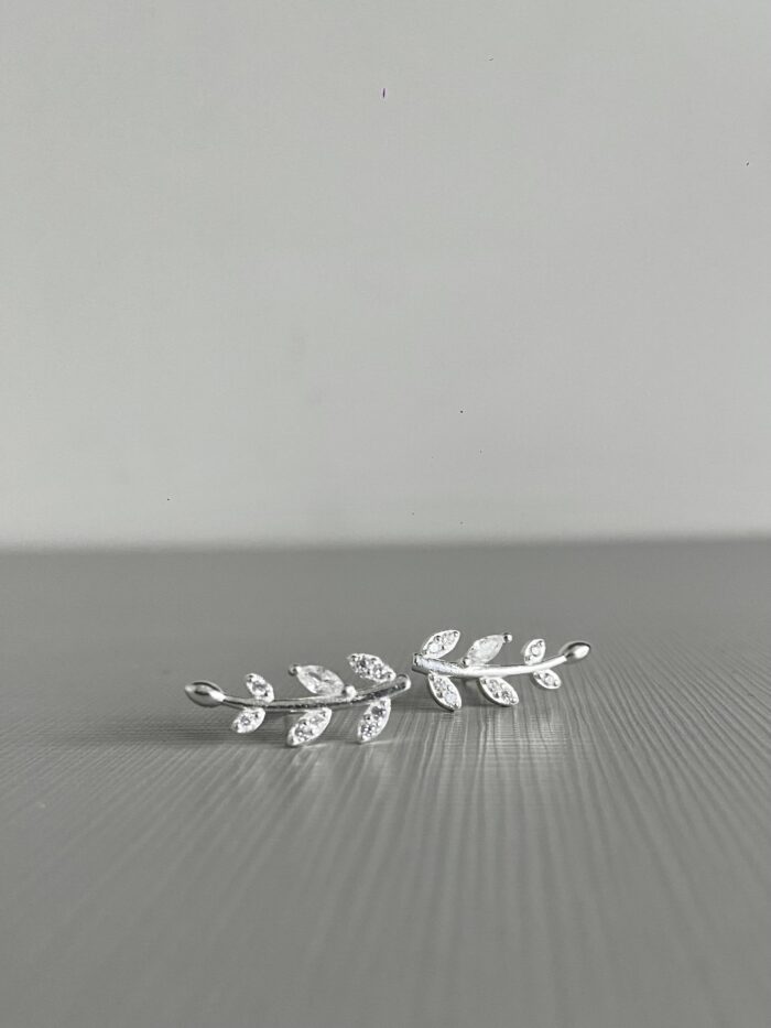 Brinco Ear Cuff Folha com Zircônia