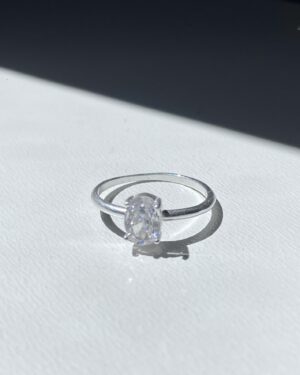 Anel Solitário Oval