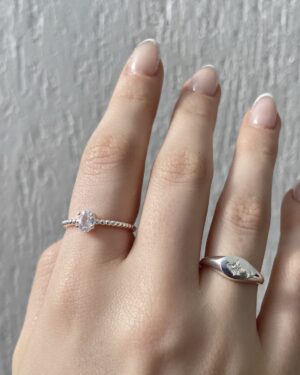 Anel Solitario Oval Bolinhas