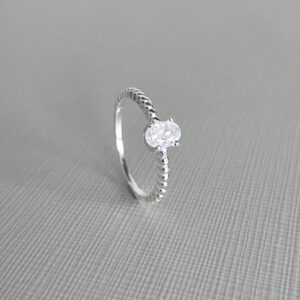 Anel Solitario Oval Bolinhas