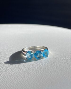 Anel Três Zirconias Azul