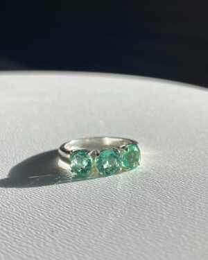 Anel Três Zirconias Verde