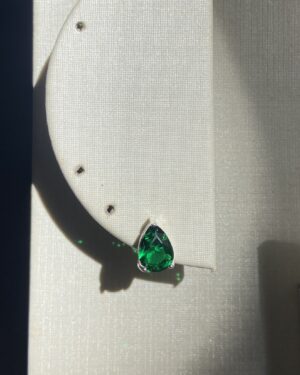 Brinco Gotinha Verde